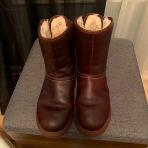 Size 8 chocolate leather UGG (Mariana) boots